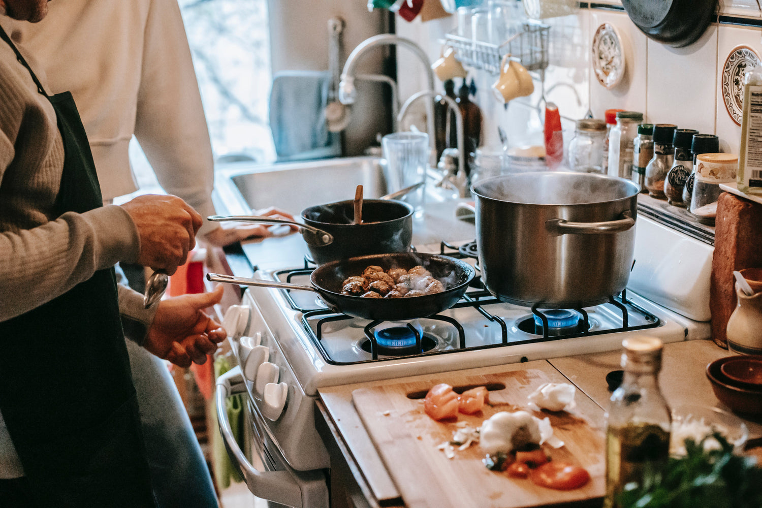 TSSCcooking on gas stove-gary-barnes.jpg__PID:b99cfe56-daec-4bf6-9ac9-52949b7cac48